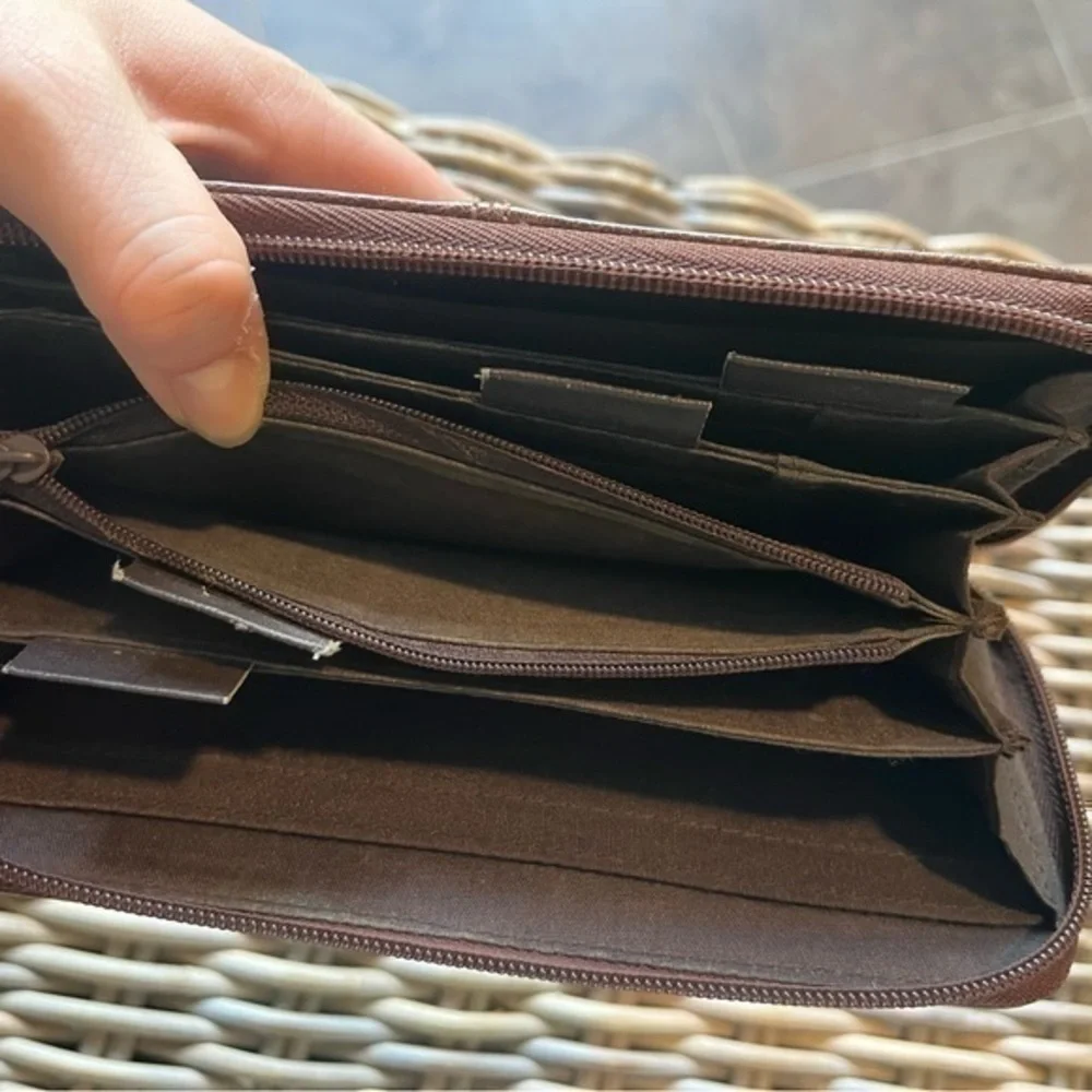 Strada brown leather wallet
